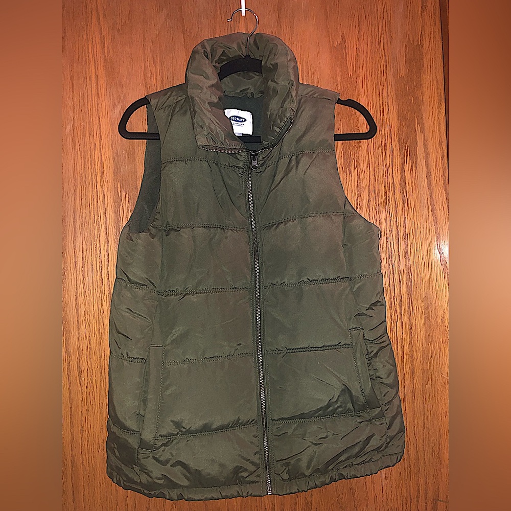 Old Navy Fleece Lined Basil Pesto Puffer Vest